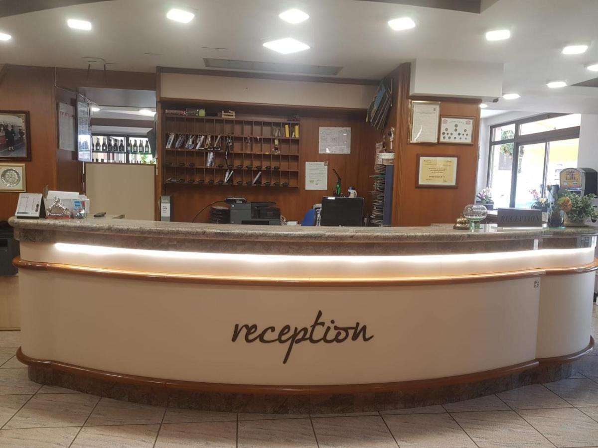 Hotel Residence Memmina Frosinone Buitenkant foto