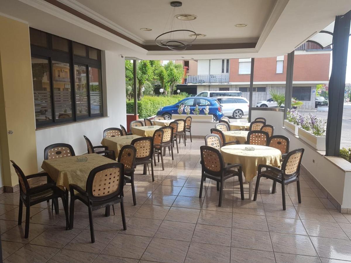Hotel Residence Memmina Frosinone Buitenkant foto