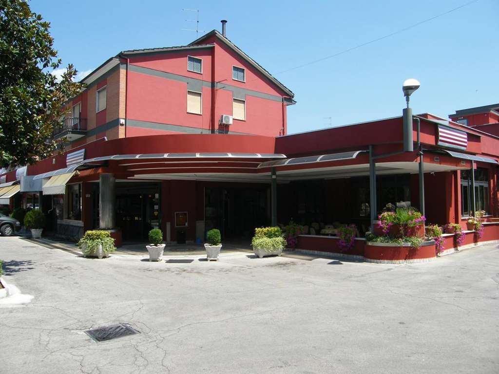 Hotel Residence Memmina Frosinone Buitenkant foto