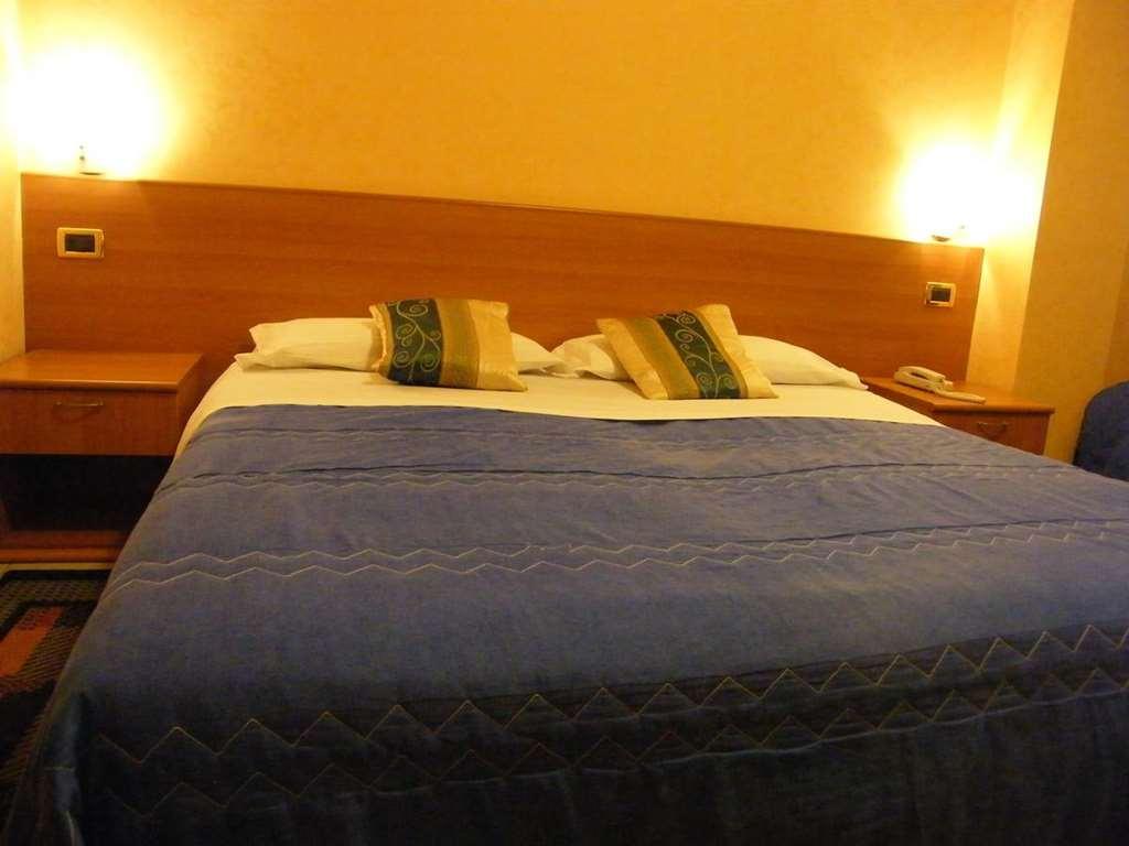Hotel Residence Memmina Frosinone Kamer foto