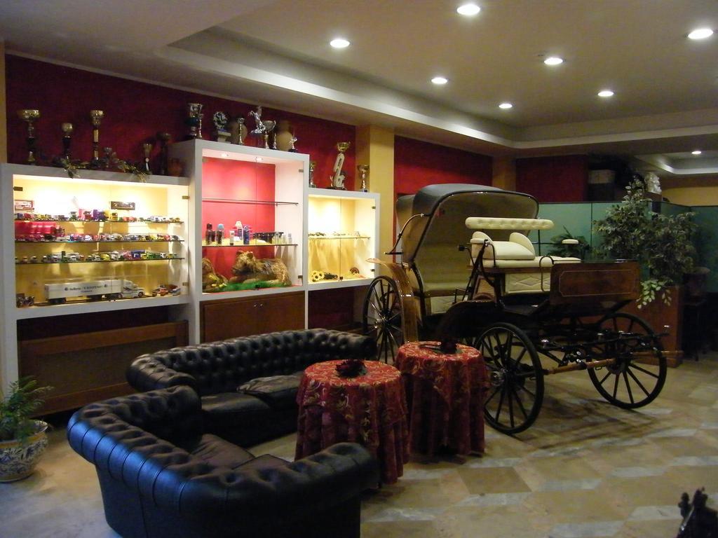 Hotel Residence Memmina Frosinone Buitenkant foto