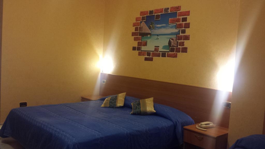 Hotel Residence Memmina Frosinone Buitenkant foto